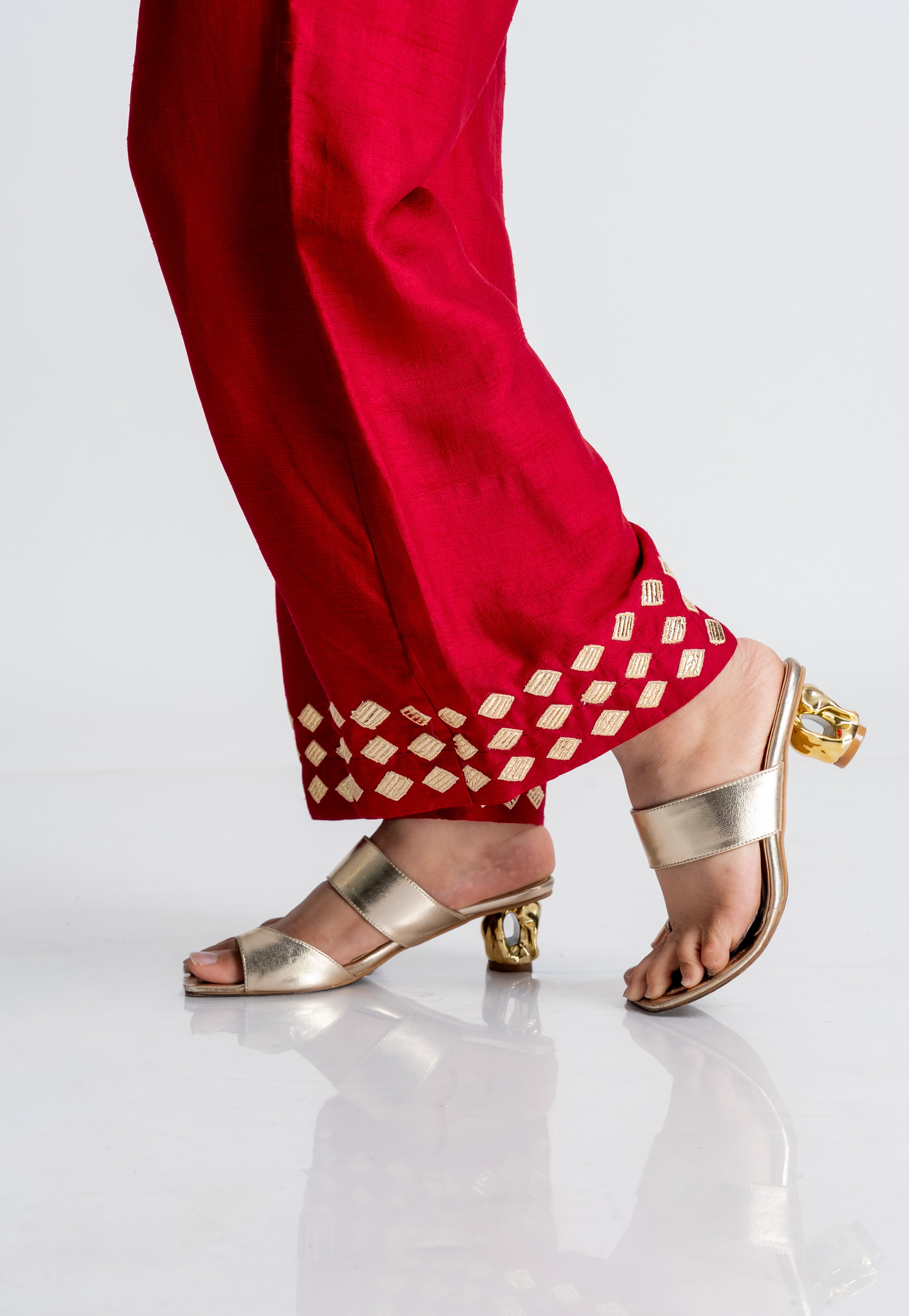 Laal Darbaar Short Kurta Set